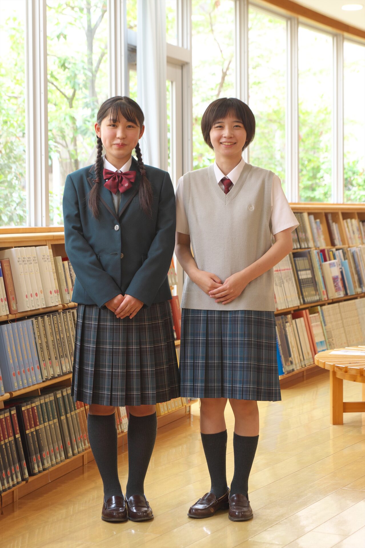 KN2【千葉県】国府台女子学院高校 茶色ハイソックス【市川市